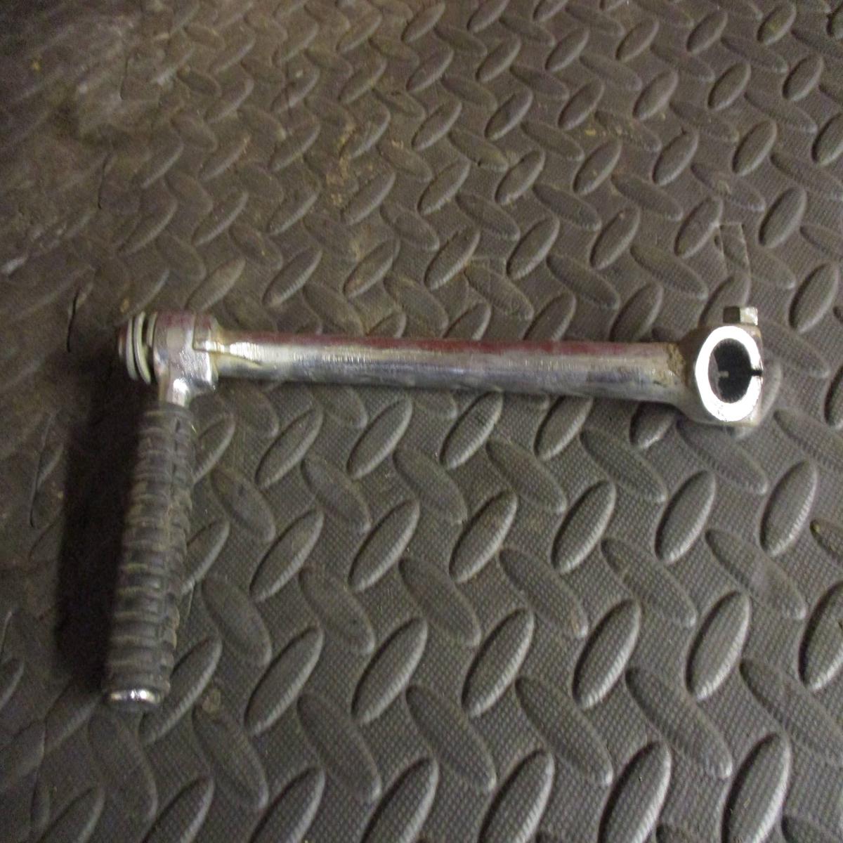 Kick Starter – 71 CB 175 Honda